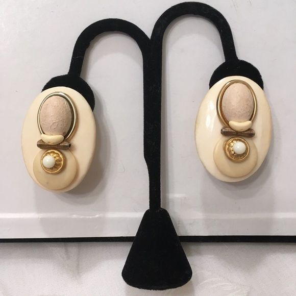 Vintage Multi Textured Unique Earrings - Picture 6 of 6